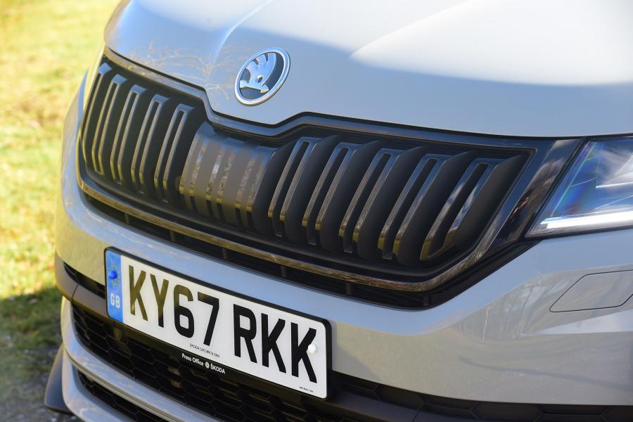 Детали экстерьера Skoda Kodiaq 4x4 Sportline 2017 года  (UK) (фото 7 из 40)